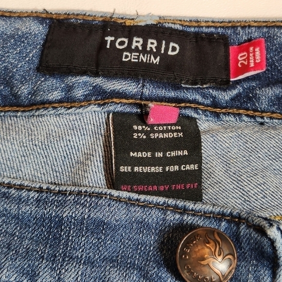 Torrid Distressed Bootcut Jeans, Size 20 - Picture 12 of 15